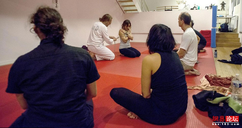 繩虐網(wǎng)網(wǎng)最新動態(tài)，變化中的學(xué)習(xí)之旅，自信與成就感的源泉