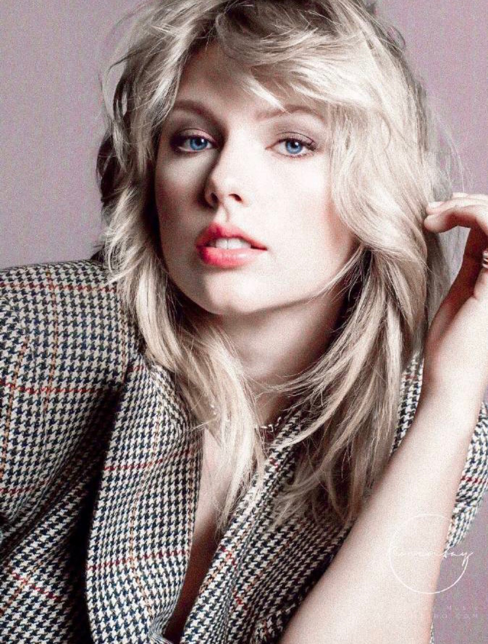 霉霉最新動態(tài)揭秘，科技新品引領(lǐng)生活新潮流！