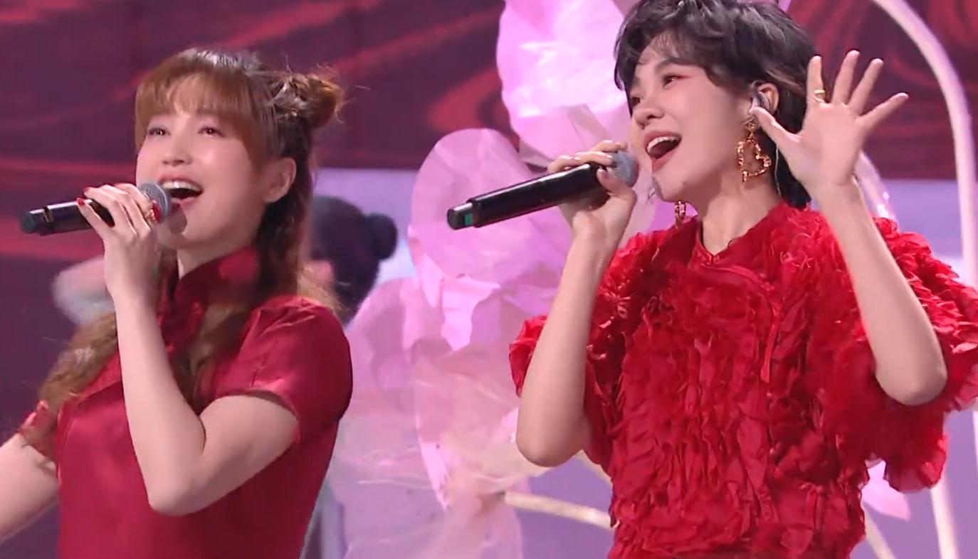 何炅最新照片，自然之旅的心靈探索，尋找平和寧?kù)o的旅程