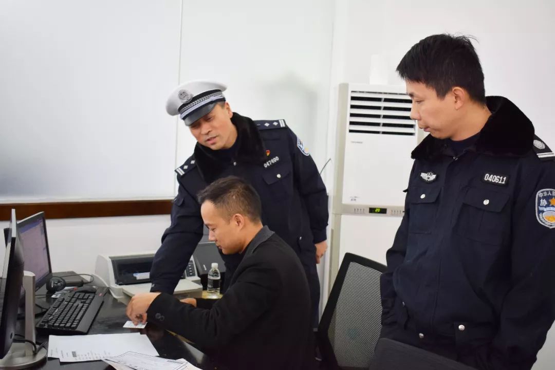 新奧門免費資料大全在線查看,動態(tài)解讀分析_MUF47.559酷炫版