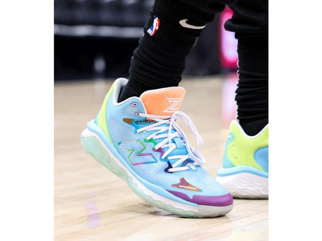 最新籃球鞋資訊，潮流引領(lǐng)，助力球場馳騁之旅