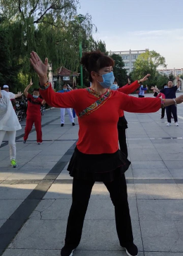 最新廣場舞火了，美了美了舞動風(fēng)采