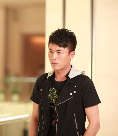 杜淳最新發(fā)型揭秘，巷弄深處的時(shí)尚秘密