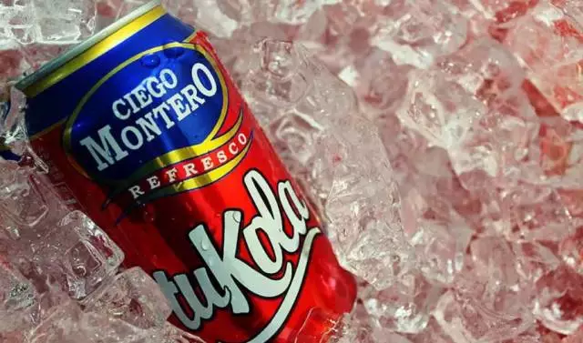 科技浪潮中的暢飲狂歡，最新可樂廣告引領新時代之味