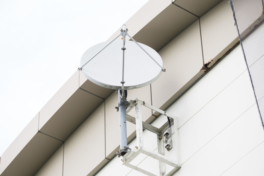 技術(shù)革新與觀眾體驗(yàn)，電視最新天線觀點(diǎn)碰撞記