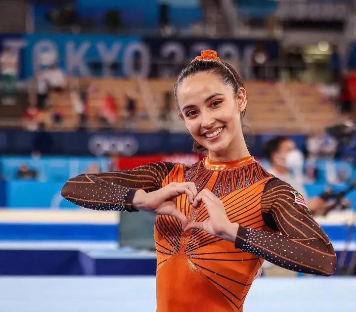 最新法拉女神與大自然美景的邂逅，內(nèi)心平和的追尋