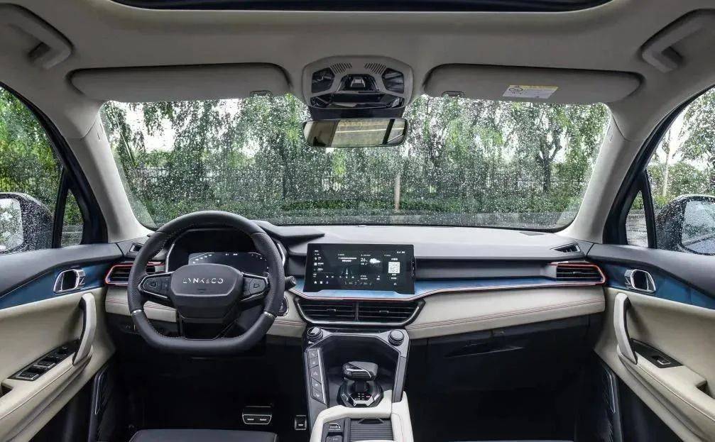 領(lǐng)克最新內(nèi)飾驚艷亮相，高級質(zhì)感令人矚目！