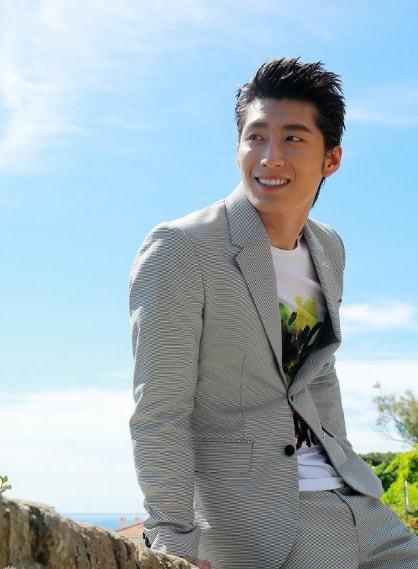 揭秘演員張博背后的神秘愛情故事，與妻子的娛樂圈愛情故事曝光