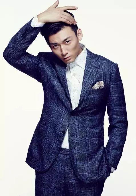 演員王翌舟，從舞臺到熒屏的自信成就之路