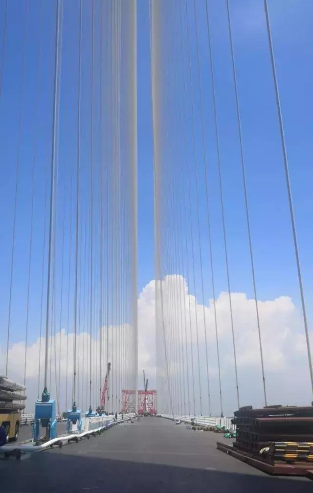 滬通長江大橋最新工程動態(tài),滬通長江大橋最新工程動態(tài)，橋上的友情與家的溫馨