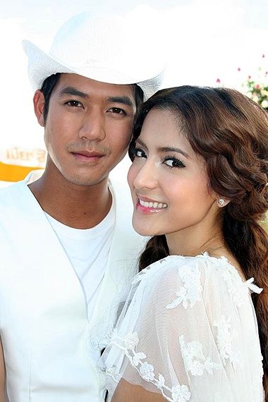 如何成為一名出色的演員并展現(xiàn)才華，旋轉(zhuǎn)的愛演員之路探索