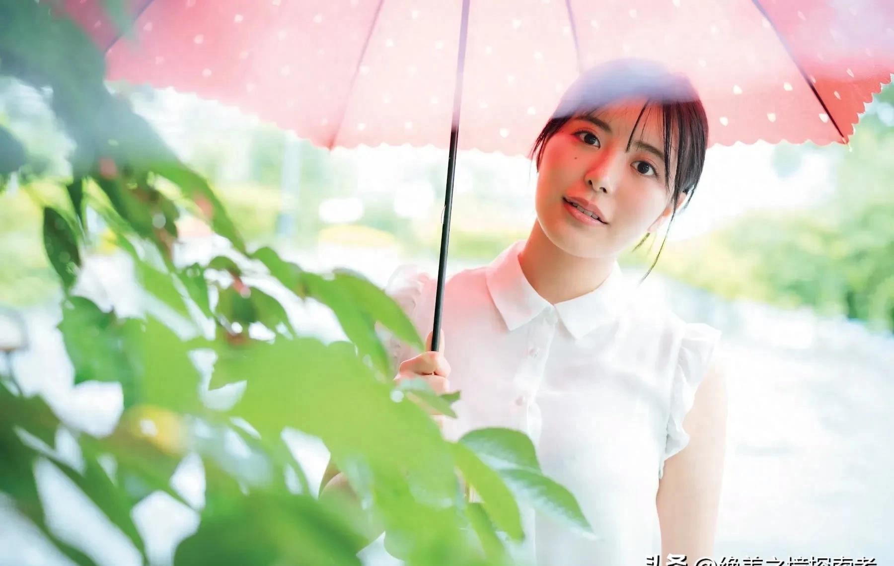 科技新品重塑時(shí)尚舞臺(tái)，模特泳裝比賽體驗(yàn)未來魅力之旅