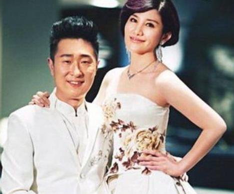 眼睛迷人的男明星魅力無法抗拒！??