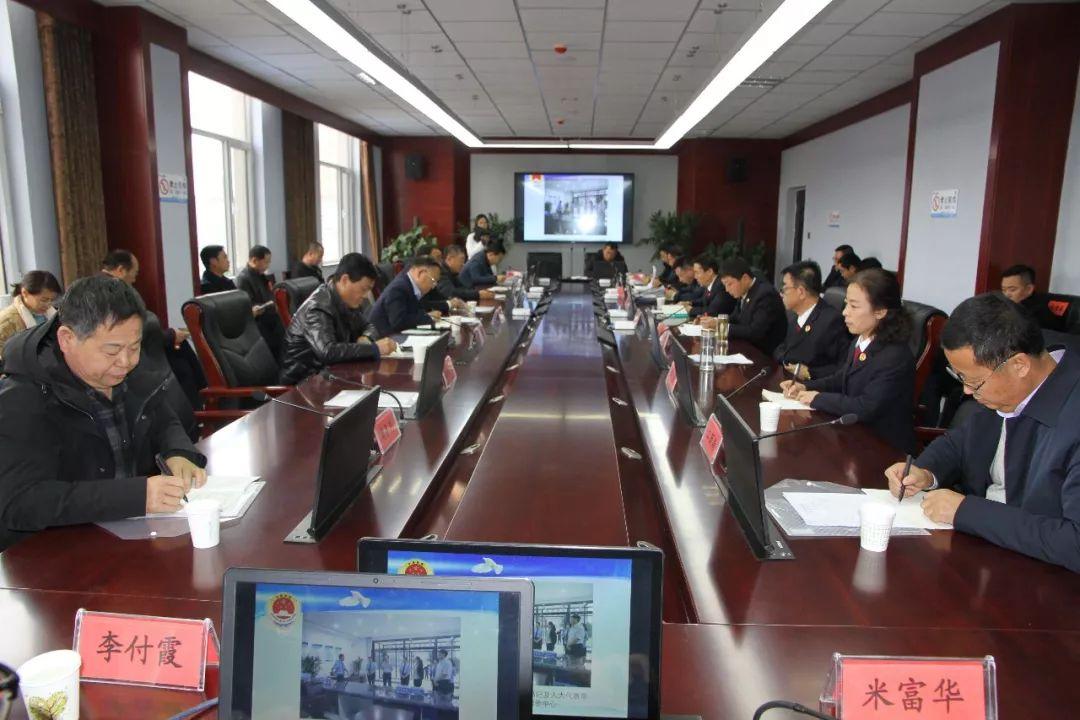 廢品回收新趨勢，小巷中的綠色奇遇之旅