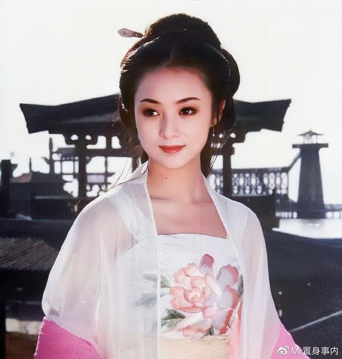 董智芝的表演藝術之路，如何學習表演藝術并邁向舞臺成功之巔