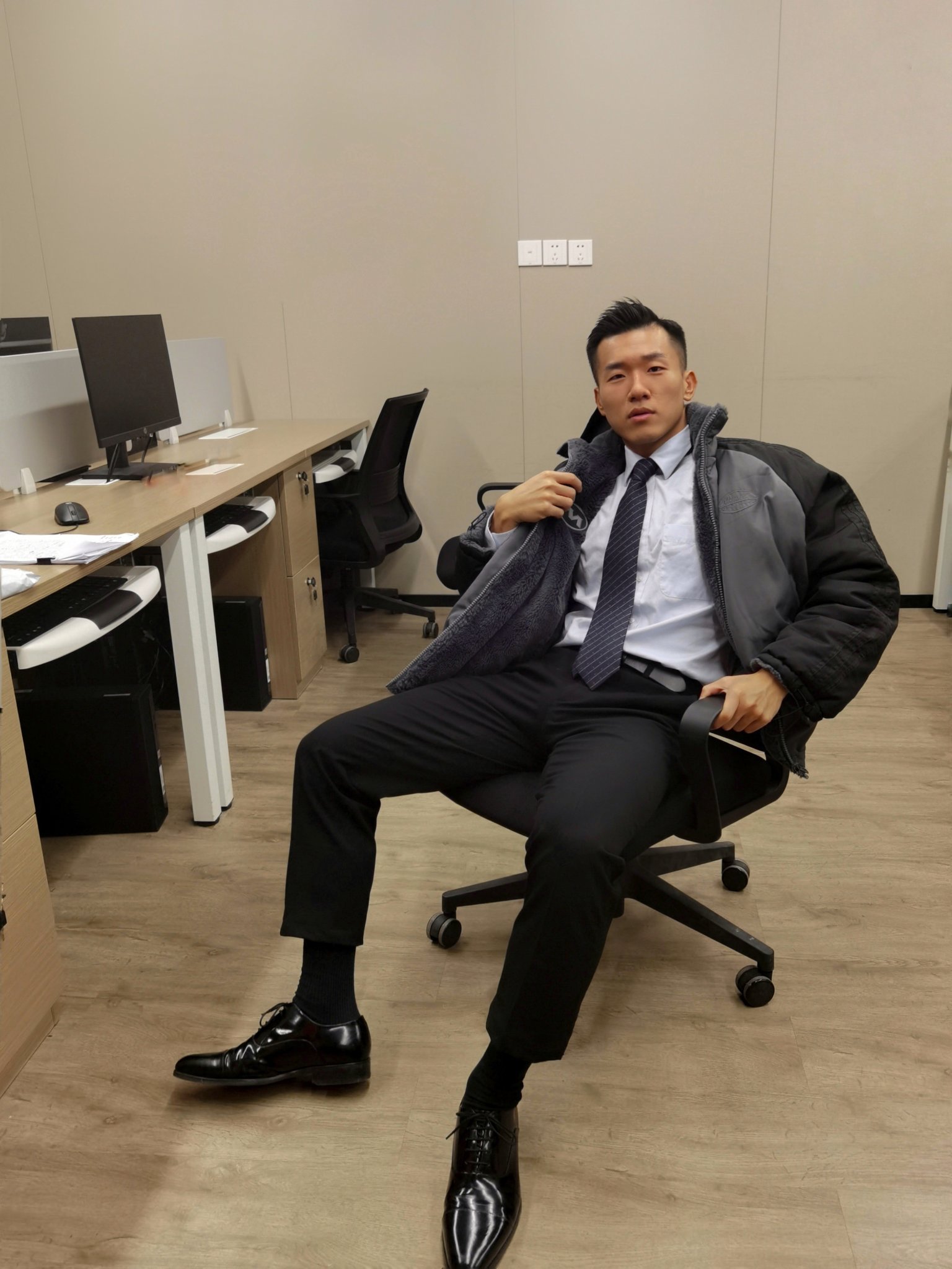 呆叔最新風采，新晉時尚偶像引領潮流新風尚