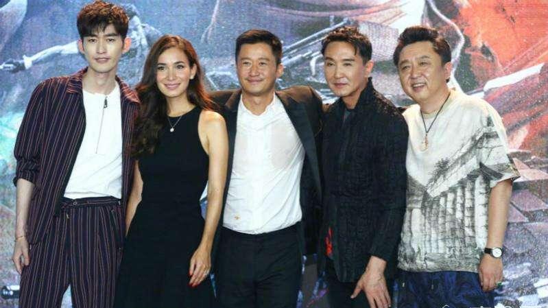 戰(zhàn)狼票房刷新高峰，電影院里的熱血時(shí)刻