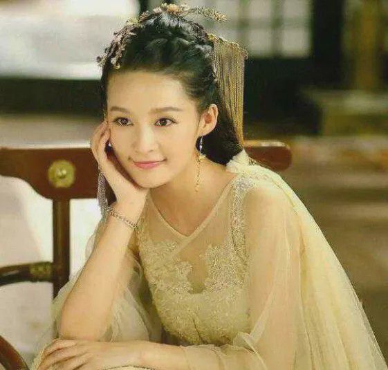 荊小八在楚喬傳中的熱血演繹，傳奇演員展現(xiàn)角色魅力！