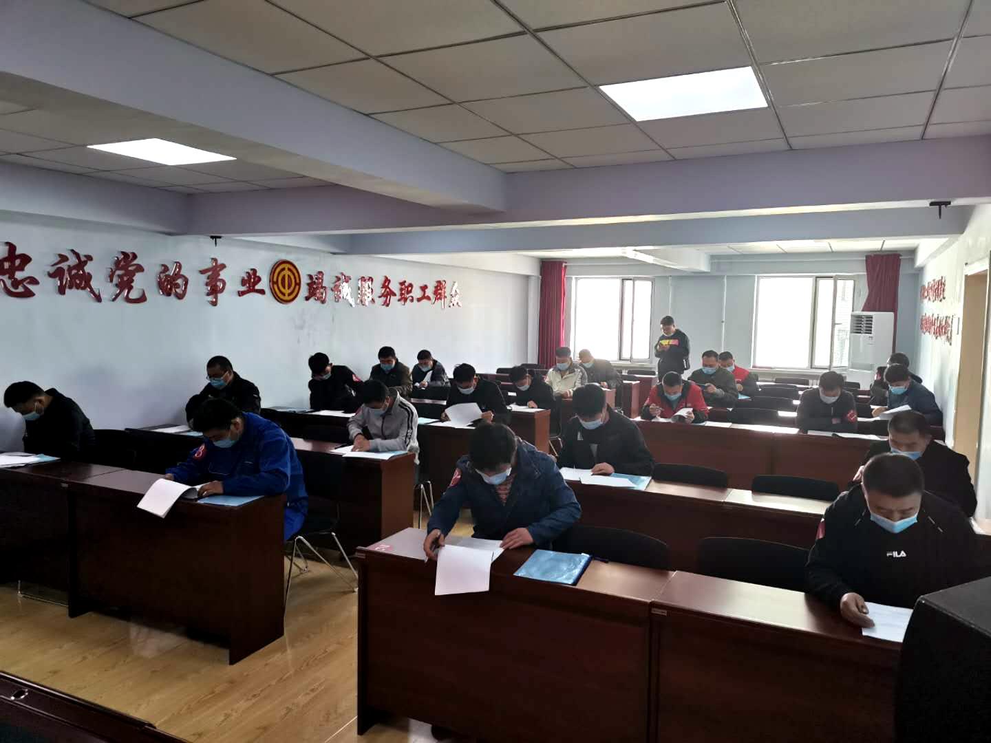 汽修技藝較量，時代的印記與技術(shù)的榮光競賽