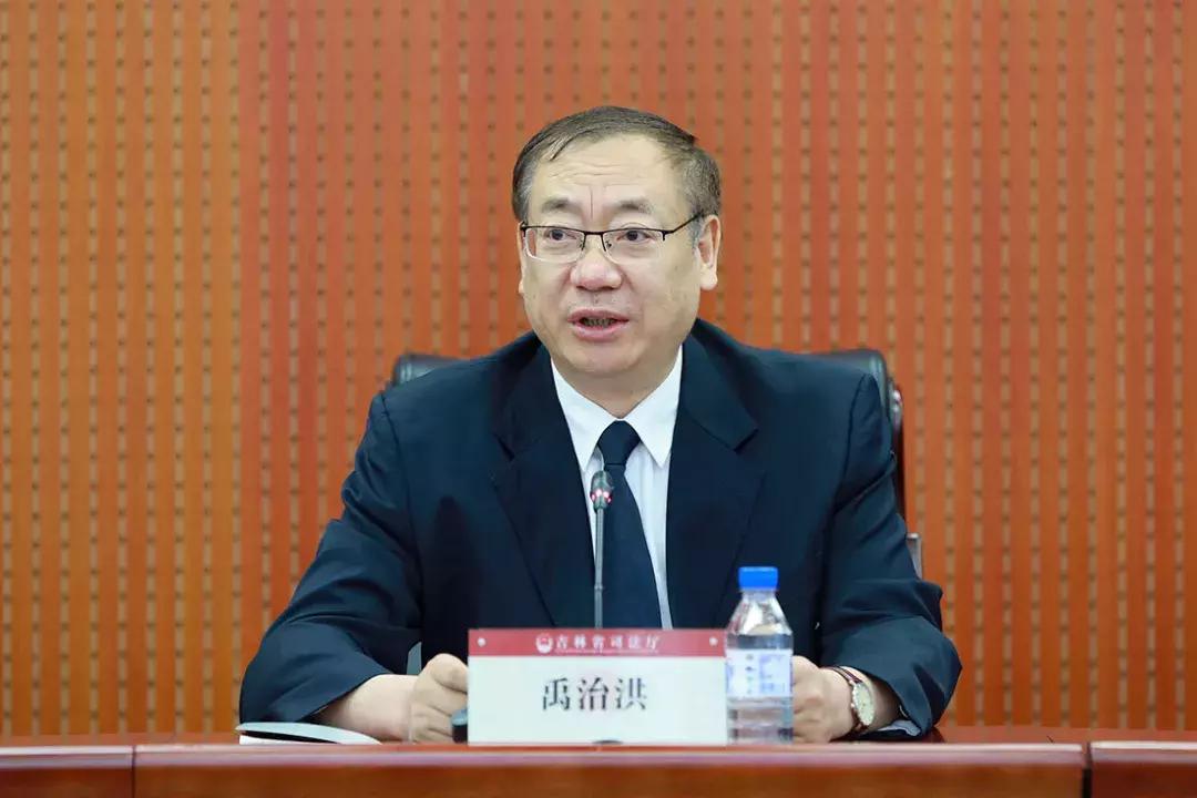 最新視頻廳，友情放映與家的溫馨時(shí)光