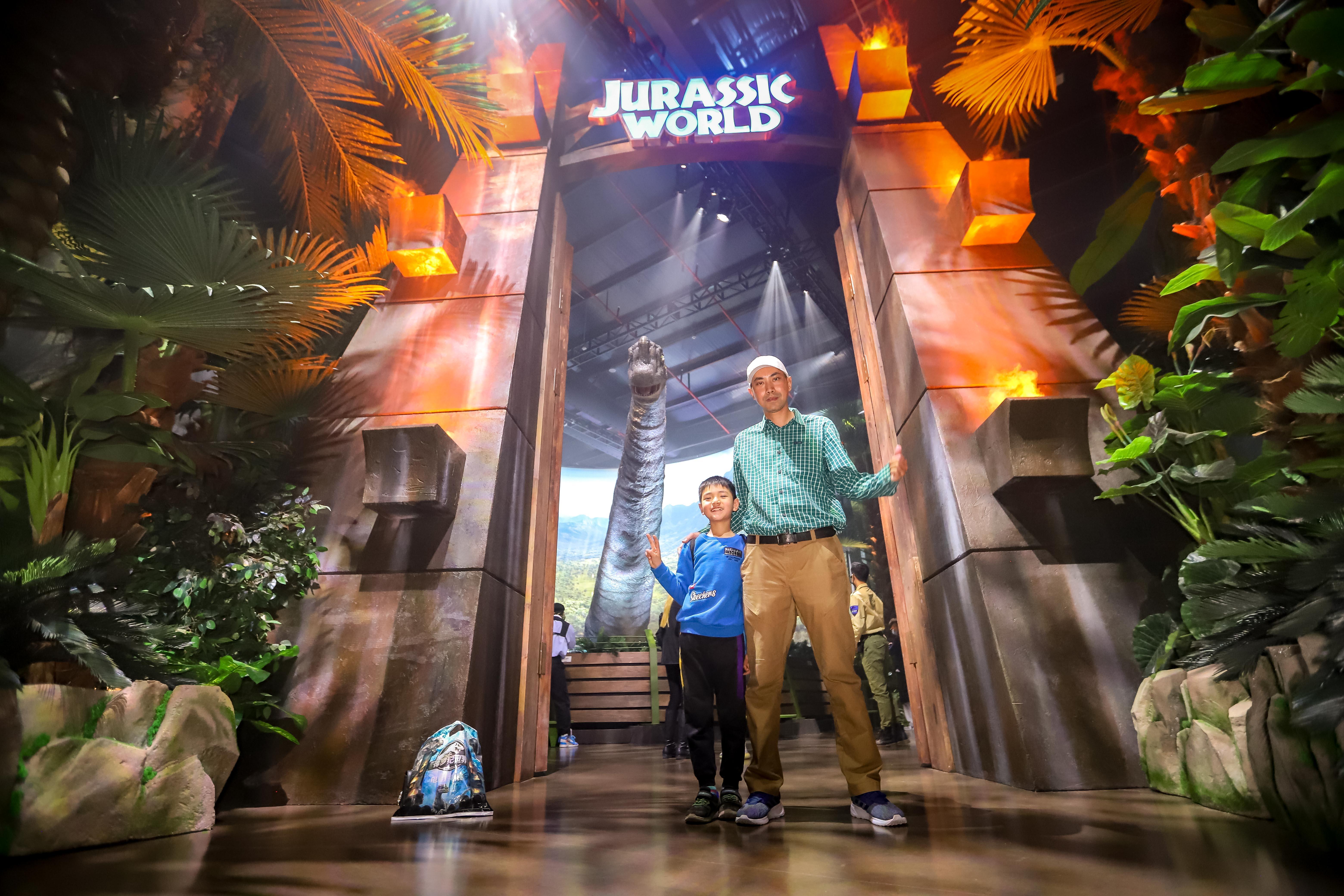 侏羅紀(jì)世界電影，自然探險(xiǎn)之旅，探尋內(nèi)心平和與幽默的旅程