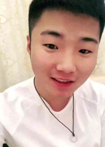 白小白最新時(shí)尚活力照片曝光，捕捉魅力瞬間