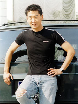 周杰最新動態(tài)，城市溫馨日常與友情之旅的足跡