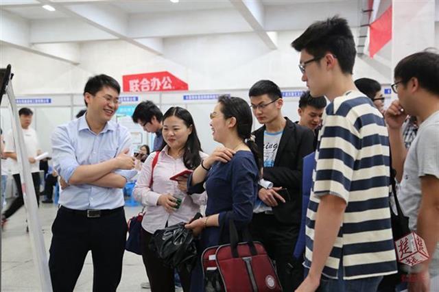 農(nóng)尚環(huán)境最新動態(tài)及關(guān)注與學(xué)習(xí)農(nóng)環(huán)境知識與技能的步驟指南